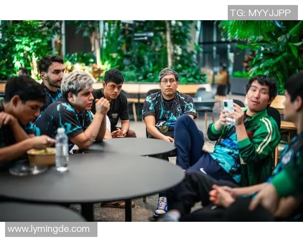 深度探讨黄军在DOTA2世界中的成长与挑战之路 深度探讨黄军在DOTA2世界中的成长与挑战之路