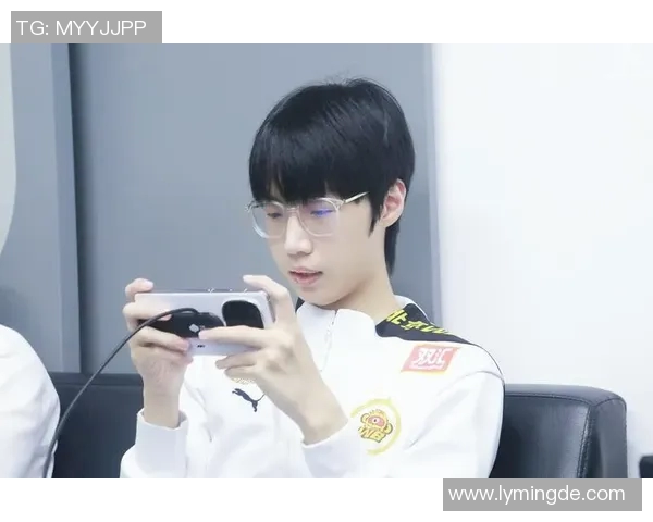 电竞新闻探索王者荣耀WE战队灵活性背后的秘密与策略分析 电竞新闻探索王者荣耀WE战队灵活性背后的秘密与策略分析